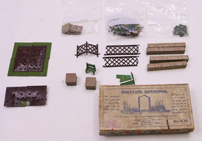 Lot 1662 - Britains Miniature Garden series No.9MG gift...