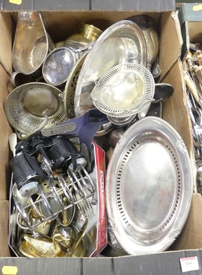 Lot 205 - A collection of miscellaneous items, to...