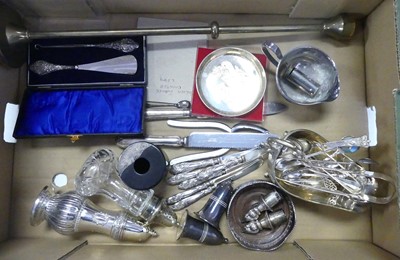 Lot 208 - A collection of miscellaneous items, to...