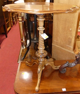 Lot 1174 - A mid-Victorian figured walnut shaped fixed...