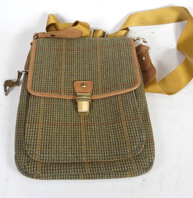 Lot 486 - A Joules lady's handbag