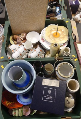 Lot 568 - Two boxes of miscellaneous ceramic items to...