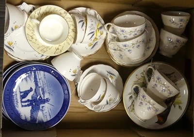 Lot 600 - A collection of ceramic items to include...