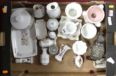 Lot 587 - One box of miscellaneous china items to...