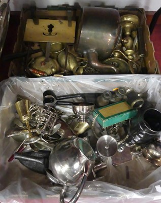 Lot 616 - Two trays of miscellaneous metal ware to...