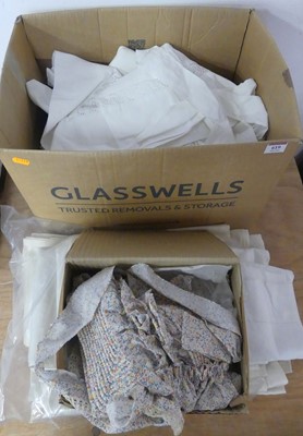 Lot 619 - A large box of various linen and lace items to...