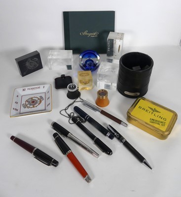 Lot 346 - Mixed lot to include assorted perspex desk...