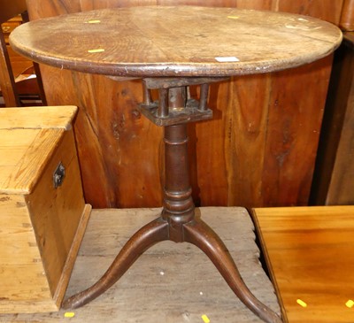 Lot 1309 - A circa 1800 provincial oak circular pedestal...