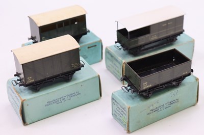 Lot 245 - Four Hornby Dublo pre-war GWR wagons to...
