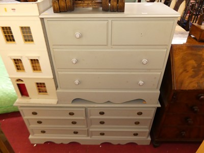 Lot 1329 - A contemporary painted low side chest of six...