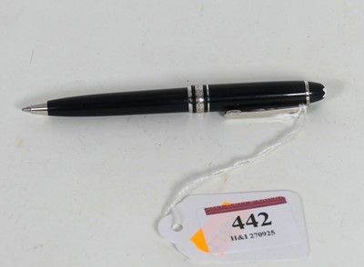 Lot 442 - A Mont Blanc Meisterstuck ballpoint pen