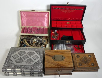 Lot 406 - An extensive collection of costume jewellery,...