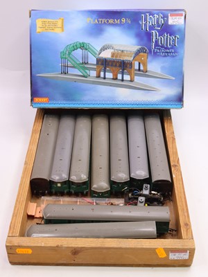 Lot 571 - A collection of Hornby/Tri-ang 00 gauge EMU...