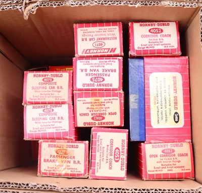 Lot 330 - 12 Hornby Dublo 1950s and 60s coaches, to...