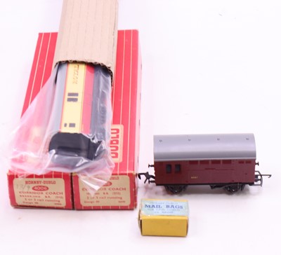 Lot 326 - Four Hornby Dublo coaches to include a 4005...