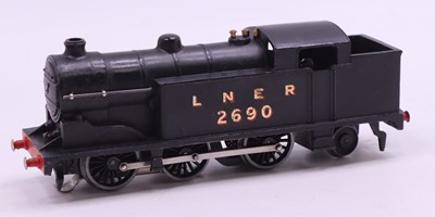 Lot 227 - A Hornby Dublo pre-war EDL7 LNER locomotive...