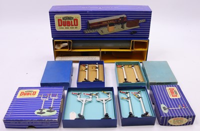 Lot 360 - A small collection of Hornby Dublo to include...