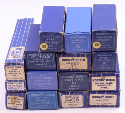 Lot 344 - 15 Hornby Dublo BR wagons to include a 40 ton...