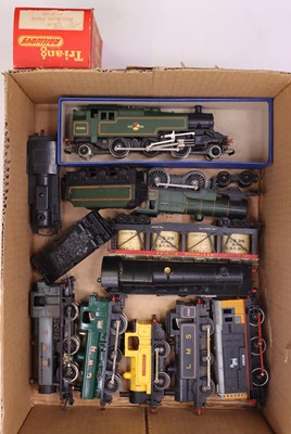Lot 576 - Triang and Triang Hornby items to include a BR...