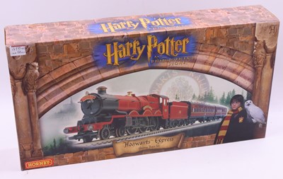 Lot 423 - A Hornby 00 gauge Harry Potter train set...