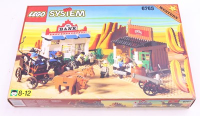 Lot 1813 - Lego System No.6765 Western Gold City Junction,...