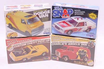 Lot 823 - Revell (USA) 1.32 scale Snap-Together plastic...