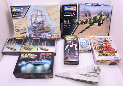Lot 797 - Revell and other collection of various scales...