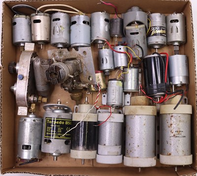 Lot 69 - A collection of Model Boat 6 and 12 volt...