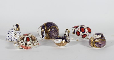 Lot 166 - A collection of six Royal Crown Derby...