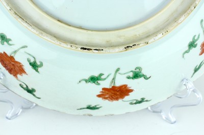 Lot 184 - A large Chinese famille verte ‘floral’ dish,...