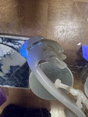 Lot 33 - Twelve Chinese jades and snuff bottles,...