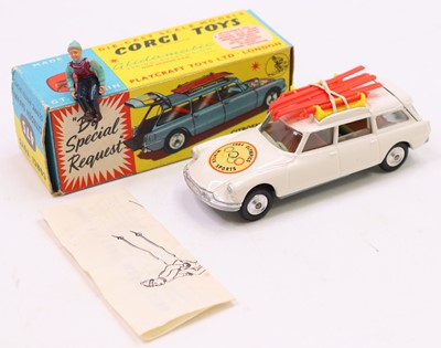 Lot 1359 - Corgi Toys, 475 Corgi Ski Club Citroën Safari,...