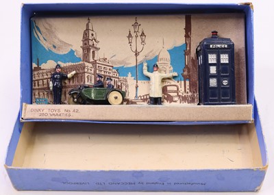 Lot 1100 - Dinky Toys pre-war No. 42 Police gift set...