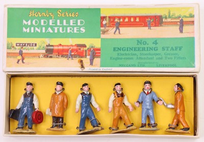Lot 121 - Hornby 0 Gauge No.4 Engineering Staff Set,...