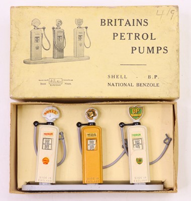 Lot 1784 - Britains set No. 101V petrol pumps gift set,...