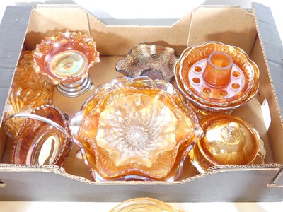 Lot 77 - A collection of carnival glass, to include...