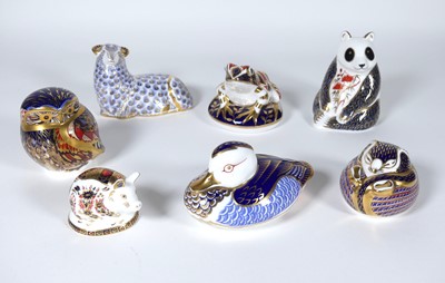 Lot 159 - A collection of seven Royal Crown Derby...