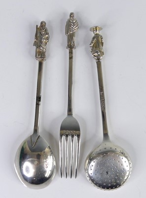 Lot 2072 - A Victorian silver christening duo, comprising...