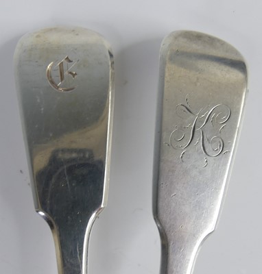 Lot 2086 - A matched pair of Georgian silver salad...