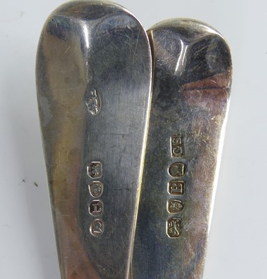 Lot 2087 - A matched pair of Georgian silver salad...