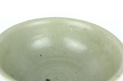 Lot 102 - A Chinese Longquan celadon bowl, Yuan to Ming...