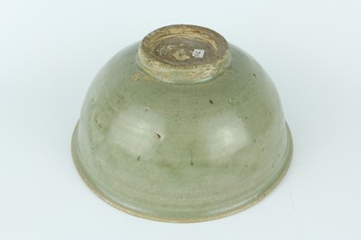 Lot 102 - A Chinese Longquan celadon bowl, Yuan to Ming...