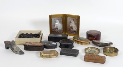 Lot 455 - A collection of 19th century snuff boxes, to...