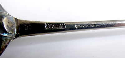 Lot 2069 - A George III silver mote spoon, having cross...
