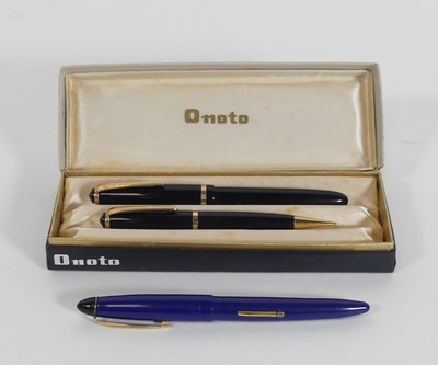 Lot 449 - An Onoto pen and pencil set, comprising a...