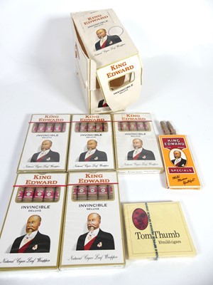 Lot 480 - A collection of cigars to include King Edward...