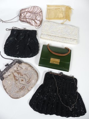 Lot 482 - A collection of Edwardian and later beadwork...