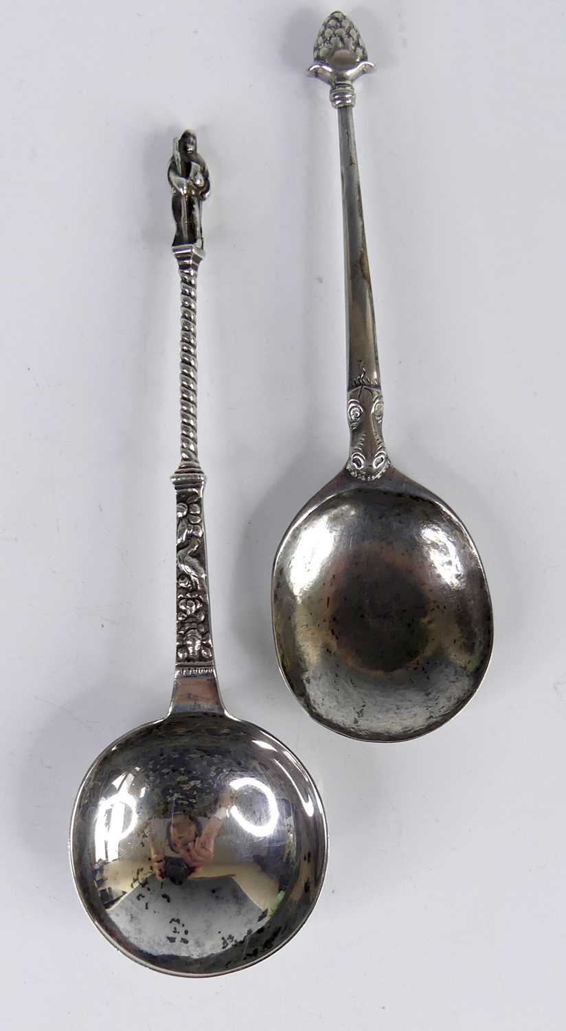 Lot 2071 - A Victorian silver apostle spoon in the 17th...