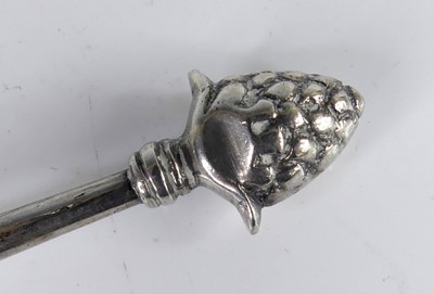 Lot 2071 - A Victorian silver apostle spoon in the 17th...
