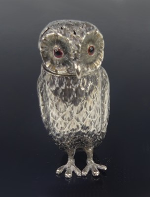 Lot 2153 - A Victorian silver novelty pepperette in the...